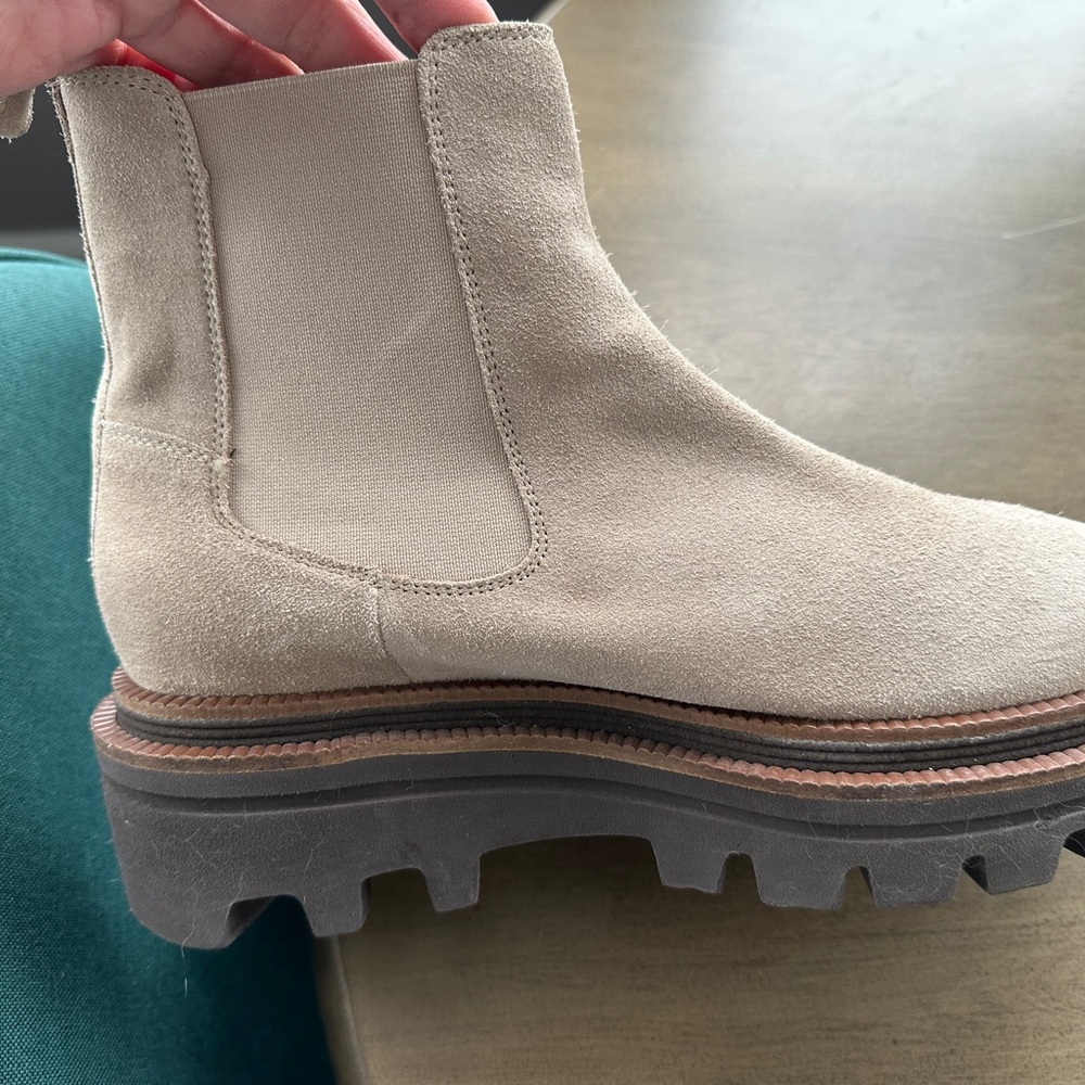 Diba True boots ( never worn)